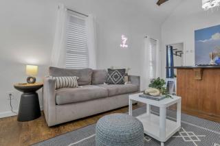 The Village Cottage - Columbus - 3