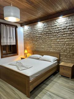 Eni entire guesthouse parking on site - 4