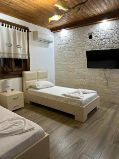 Eni entire guesthouse parking on site - 5