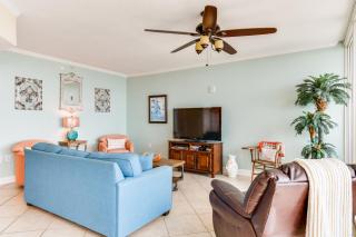 Gulf Shores Beachfront Condo with Community Pool! - Gulf Shores - 6