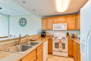 Gulf Shores Beachfront Condo w/ Community Pool! - 2