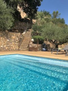Grande villa avec magnifique piscine et vue à couper le souffle à 20 minutes de Hyères ! - Belgentier - 1