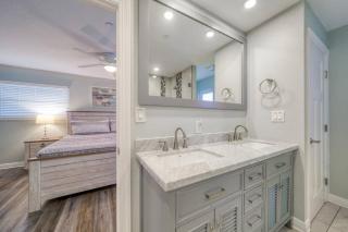 Four Shores Unit 1 Beach Condo Direct Gulf with Pool & Spa - 4