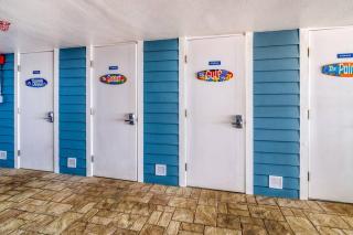 Four Shores Unit 1 Beach Condo Direct Gulf with Pool & Spa - Clearwater Beach - 2