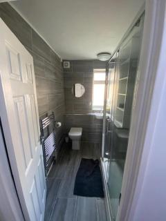 2 Bed - Sleeps 4 - with Parking - 3