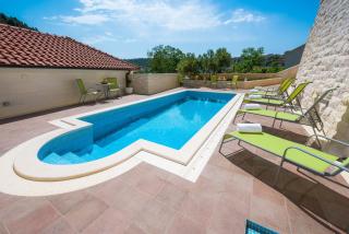 Apartments with a swimming pool Hvar - 22431 - Hvar - 3