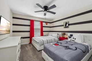 4BR Pool Home w Free Waterpark - 9 Min to Disney - Kissimmee - 8
