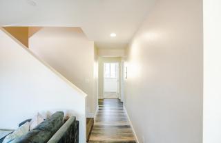 Large 2 levles 5 bedroom with 3 bathroom and 2 parking - Los Angeles - 2