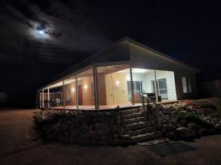Poseidon's Oasis - Entire Home - Moonta Bay - 3