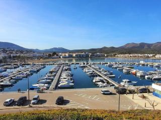 Apartamento en Llançà: 2 Habitaciones, Terraza, Frente a la Playa del Port, ¡Mascotas Bienvenidas! - ES-170-78 - Llança - 4