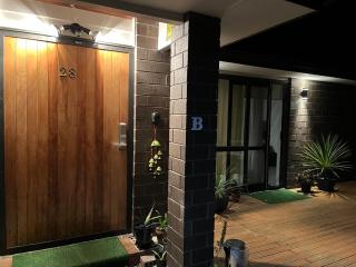 Comfy Stay in Room with Security & Privacy - Room 102 - Auckland - 2