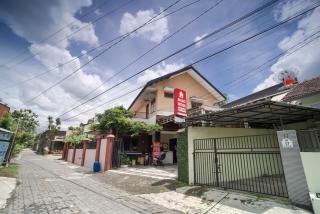 Bayang Brothers Residence By Occupied - Seturan - 8