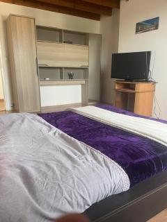 chambre violette coté aéroport calme charmante - 5