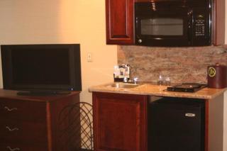 Maron Hotel & Suites - Danbury - 3