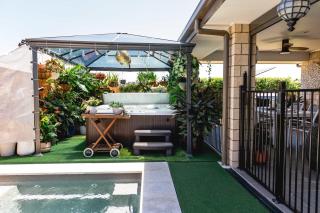 Entertainer's Paradise! Child & pet friendly Pool spa, movie room - close to Australia Zoo - Beerwah - 9