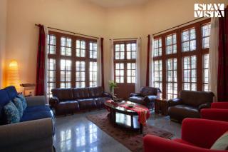 StayVista at Mikkie House 3BHK Villa Combination of Bricks & Stone - Breakfast Included - Aivarkhandpur - 6