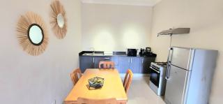 Number 7, 2nd floor, Pebble Bay Apartments with Garden View - Grand-Baie - 3