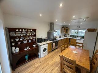 Dunnaglea Cottage, Ballintoy - 5