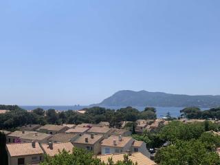 Studio refait à neuf, vue mer, proche des plages et des commerces... - Saint-Mandrier-sur-Mer - 0