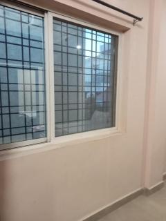 3-Bedroom Elegant and Spacious AC Apartment only for families, Prime Location, Just 100m from Main Road! - Hyderabad - 6