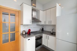 Sunny penthouse on the 41st floor in Torre Lugano, with pool and garage - Benidorm - 2