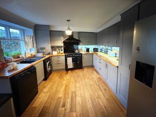 Virginia House A Contemporary Cosy Period Cottage - 1