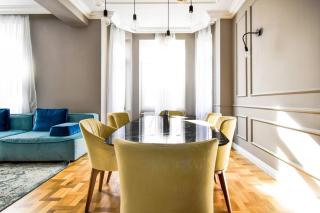 2bdr Luxury On Prime Location - 2