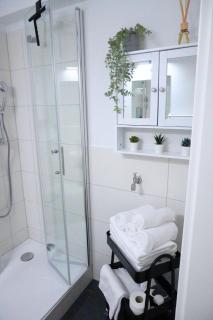 Living-Life, Klinik & Messe vor Ort, Wlan, Netflix - Essen - 2