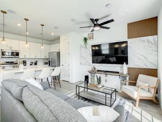 Relaxing 3BR with Garage & Kids Splash Pad - 9