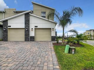 Beautiful 2BR with Waterpark & Private Game Room - Kissimmee - 4