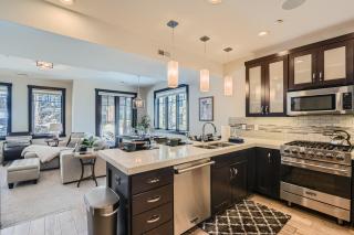 Blackstone Mountain Retreat #21! Walk to the Lifts! apts - Park City - 2