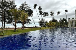 Beachfront Retreats @RoxyBeachSematanApt. - 2