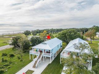 HIDDEN GEM on Coast w/Stunning Views, 4Bed/3Baths - 0