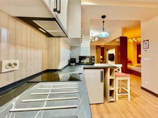 Royal Studio Apartment With a Perfect View - YamaLuxe - Bucharest - 5