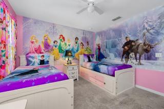 4 BR Heated Pool Home + Game Room + Sleeps 12 - Davenport - 8