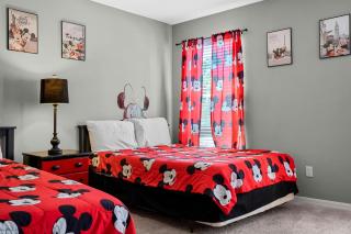 4 BR Heated Pool Home + Game Room + Sleeps 12 - Davenport - 3