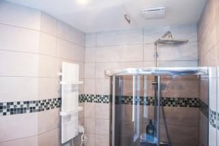 Luxury Renovated - 600 Mbit - 64 M2 - 65 inch TV - Riga - 2