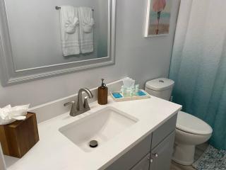 Destin Bliss! Your Dream Studio Condo on Holiday Isle! - Destin - 2