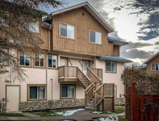 Big Mountain Views - Bright 2-story Corner Unit - Canmore - 1