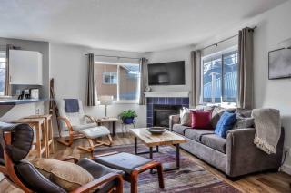 Big Mountain Views - Bright 2-story Corner Unit - Canmore - 2