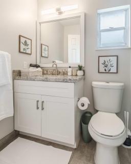 10 Mins to Beach - 2BR Private Pool + Spa + Grill - 2