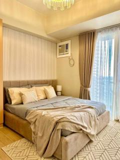 The Palladium Iloilo near Convention Center Studio unit with private balcony City View - Iloilo City - 0