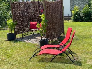 Ferienhaus BellaVita - mit großem eingezäuntem Garten - Infrarotsauna - 3 Hunde willkommen - Badesee 800m entfernt - 5