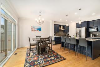 Fully Furnished 4 Bedroom House in Ottawa - Ottawa - 2