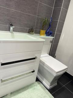 Single Room In A Cosy House In Pitsea - 1