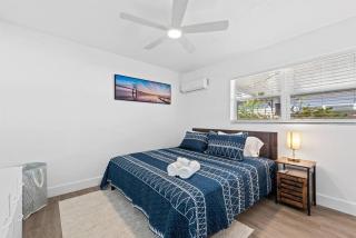 Comfy BNB #2 King Bed + Work/Travel + Beach 8 Min - Hallandale Beach - 2