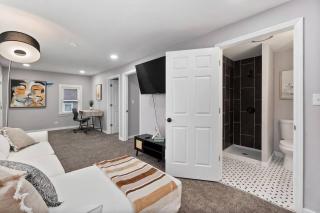 A Home Away from Home! - Chicago - 9