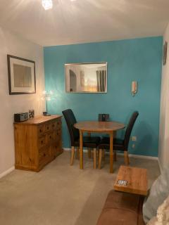 Beautiful Peaceful Studio Flat - Waltham Abbey - 8