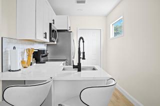 Recently Remodeled Mins from beach+Putting Green - Boynton Beach - 3