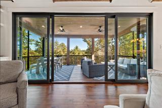 Hilltop Lodge Opulent Lakefront Living in Lake James - Nebo - 6